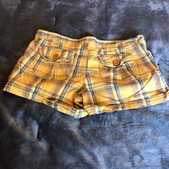 Women’s size 9 yellow OP shorts - Picture 8 of 9